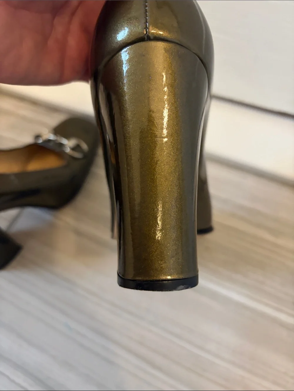 Vintage Gucci Olive Patent Leather Horsebit Pumps in Shiny Olive - Picture 8 of 11